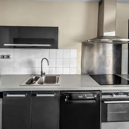 Apartment Confort Et Calme, Proche Commerces Creteil