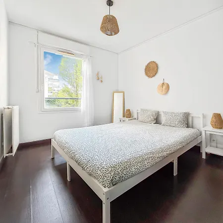 Confort Et Calme, Proche Commerces Apartment *
