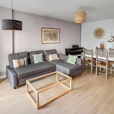 Confort Et Calme, Proche Commerces Apartment *